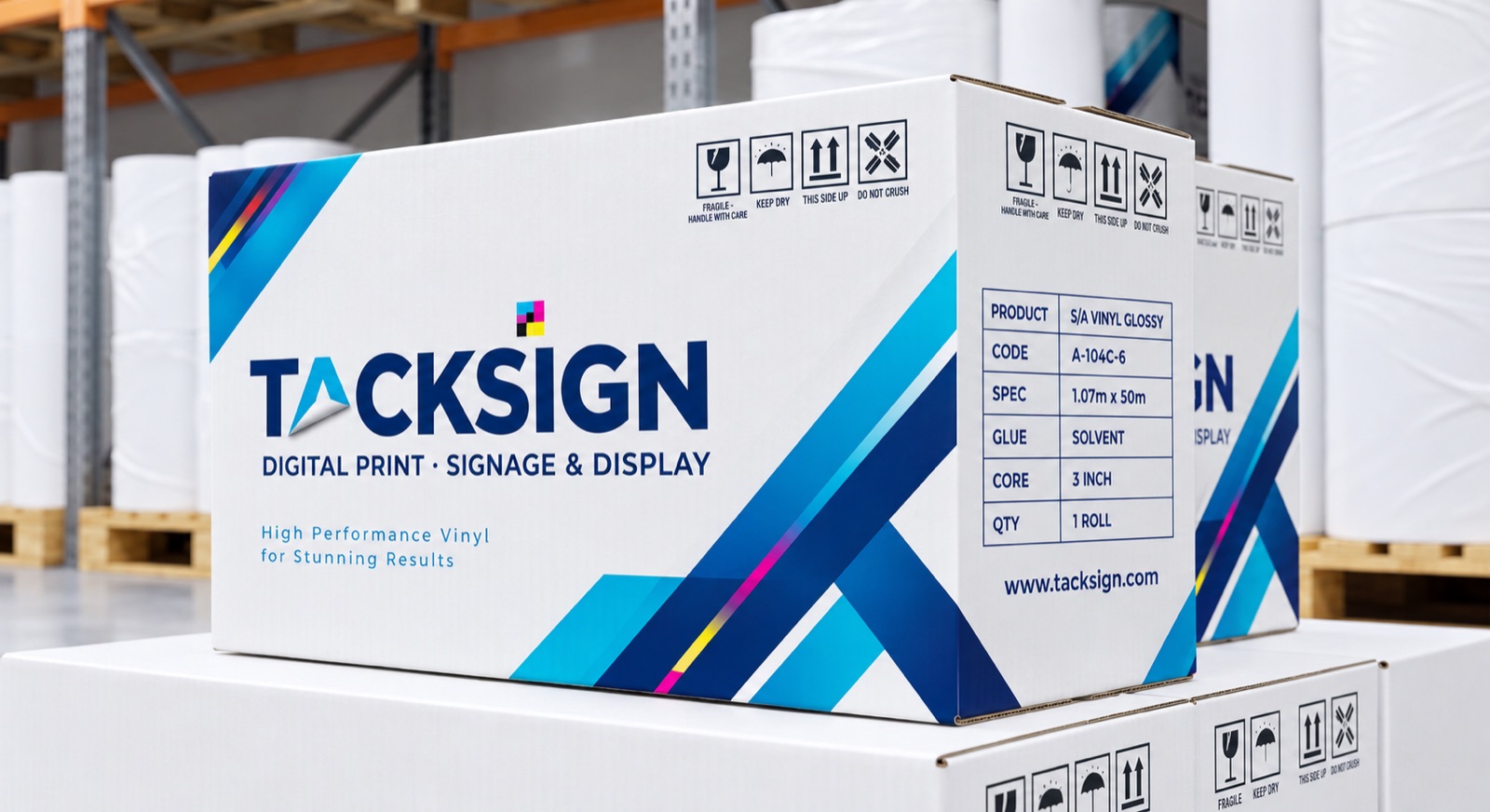 Cartons TACKSIGN de vinyle adhésif dans un entrepôt